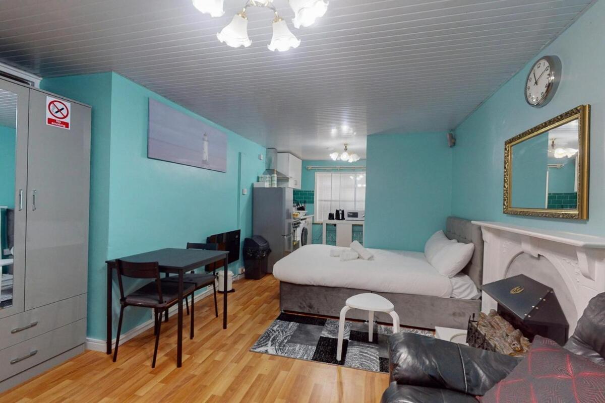 Spacious With Easy Access To The Centre Londres