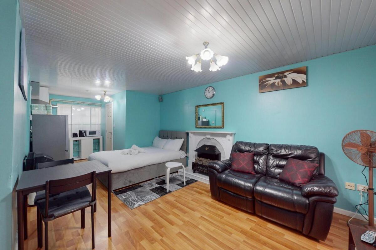 Spacious With Easy Access To The Centre Appartement *